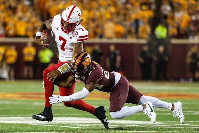 Nebraska Minnesota 2023 - Jeff Sims sheds tackler